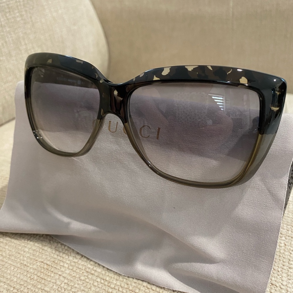 Gucci Women's Tortoise Shell Sunglasses